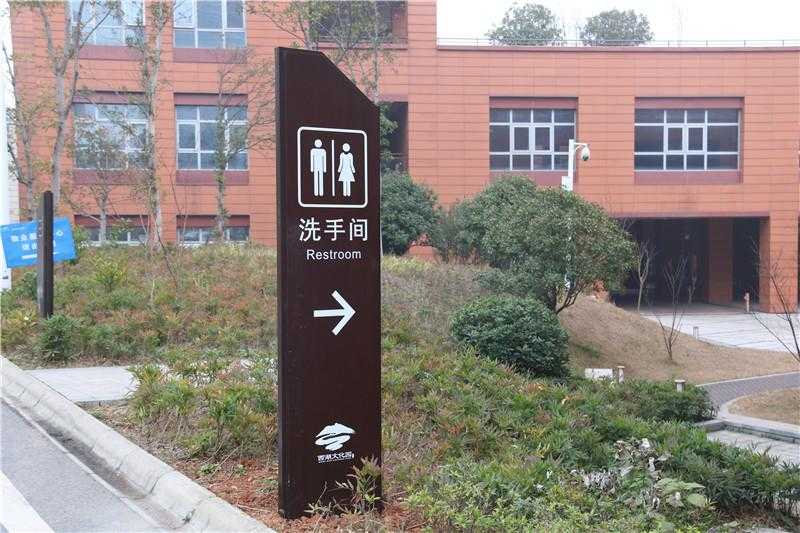 在標(biāo)識設(shè)計中，箭頭起到什么作用呢？